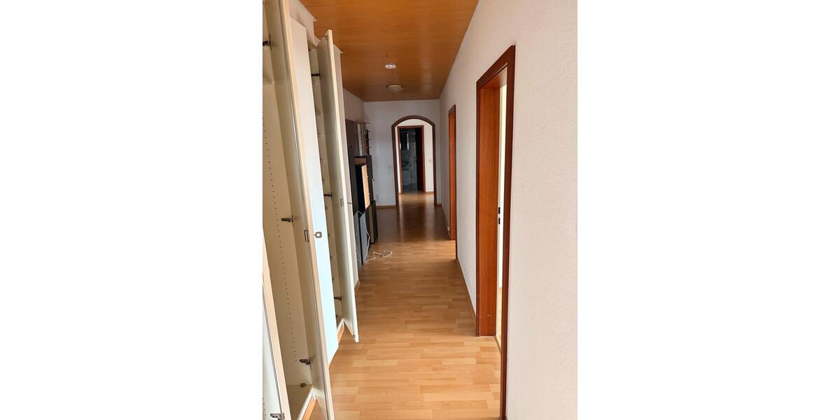 Etagenwohnung Kressbronn am Bodensee - 3.5 Zimmer, 105 m&sup2;, 1.600&euro; | Angebot:26546749
