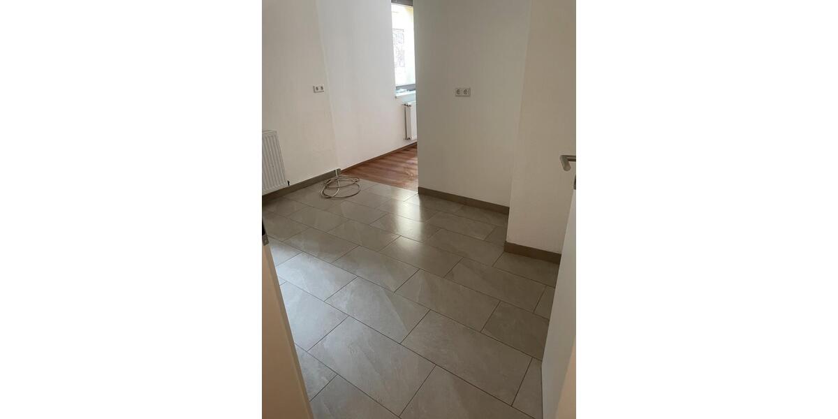 Erdgeschoßwohnung Zella-Mehlis Mehlis - 3.5 Zimmer, 100 m&sup2;, 650&euro; | Angebot:25942193