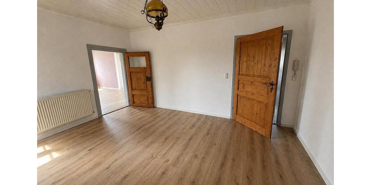 Etagenwohnung Haßbergen - 5 Zimmer, 135 m&sup2;, 1.050&euro; | Angebot:26403829