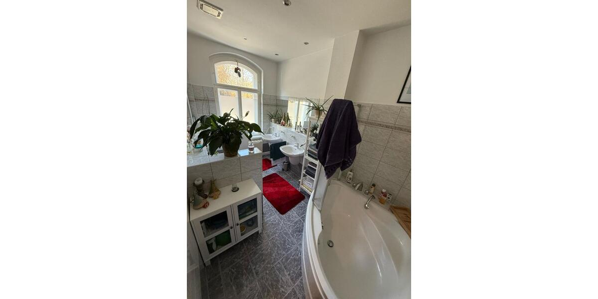 Erdgeschoßwohnung Sondershausen - 3 Zimmer, 124 m&sup2;, 1.056&euro; | Angebot:23279375