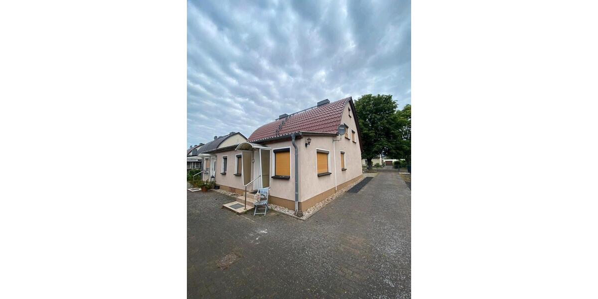 Doppelhaushälfte Nauen - 6 Zimmer, 100 m&sup2;, 2.000&euro; | Angebot:26194035