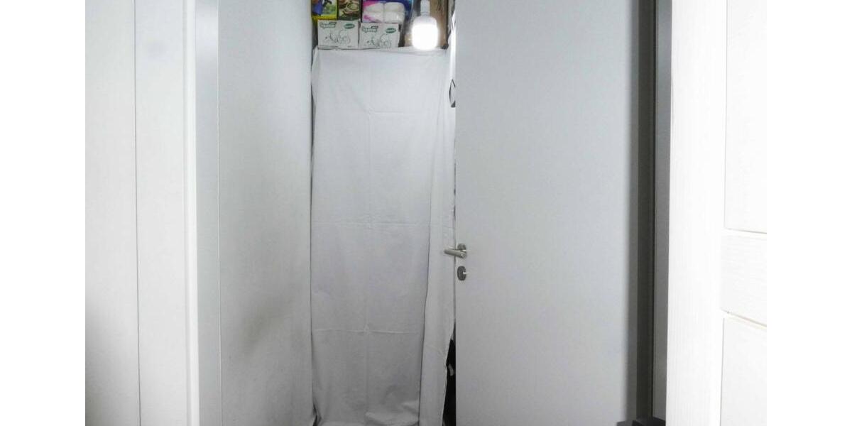 AUMÜLLER-Immobilien - Moderne energiesparsame 4-Zi-EG-Wohnung mit überdachtem Balkon und Carport 4 zimmer