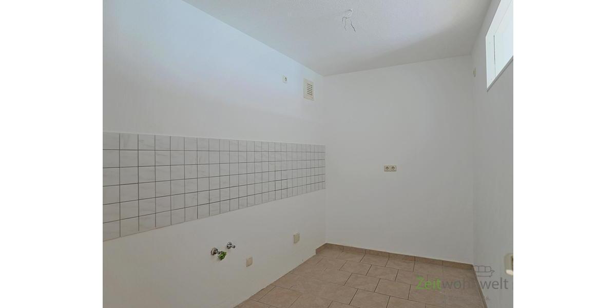 (12236_08) MGN: renovierte 2-Zimmer-Wohnung in der Innenstadt, preiswerte Einbauküche und Möbel möglich - Etagenwohnung Meiningen | Angebot:27306747