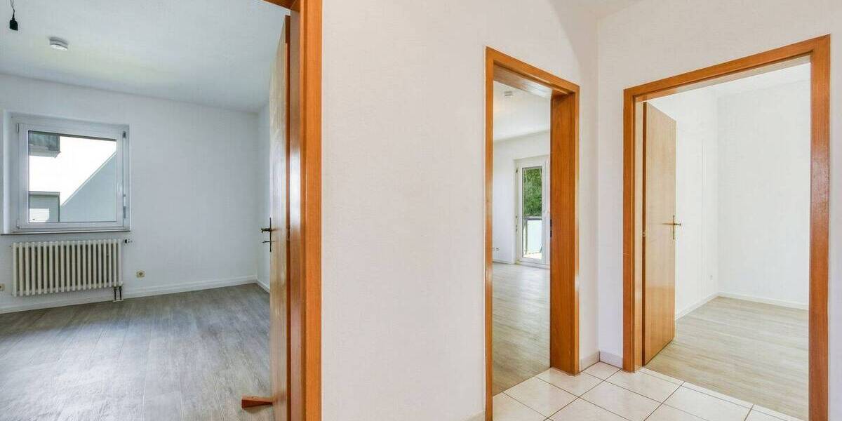 Etagenwohnung Stuttgart Zuffenhausen - 3 Zimmer, 77 m&sup2;, 1.100&euro; | Angebot:26512963