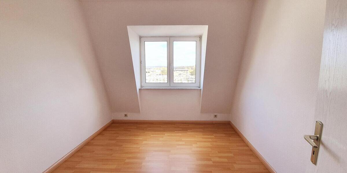 Gemütliche 3-Zimmer-Wohnung mit Balkon und Einbauküche - Dachgeschoßwohnung Chemnitz Altendorf | Angebot:25098842