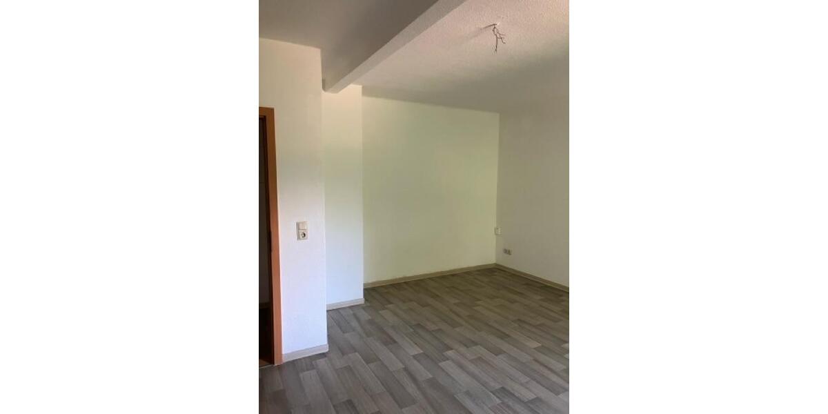 Etagenwohnung Lauta - 2 Zimmer, 61 m&sup2;, 360&euro; | Angebot:24699458
