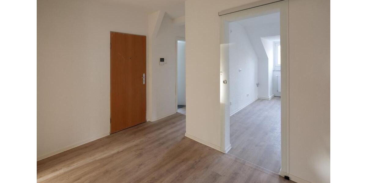 Etagenwohnung Bochum Wiemelhausen - 2 Zimmer, 100 m&sup2;, 1.300&euro; | Angebot:26184261