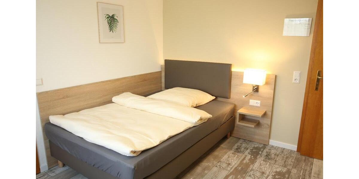 Wohnen auf Zeit Esslingen am Neckar Oberesslingen - 40 Zimmer, 29 m&sup2;, 19&euro; | Angebot:26038903