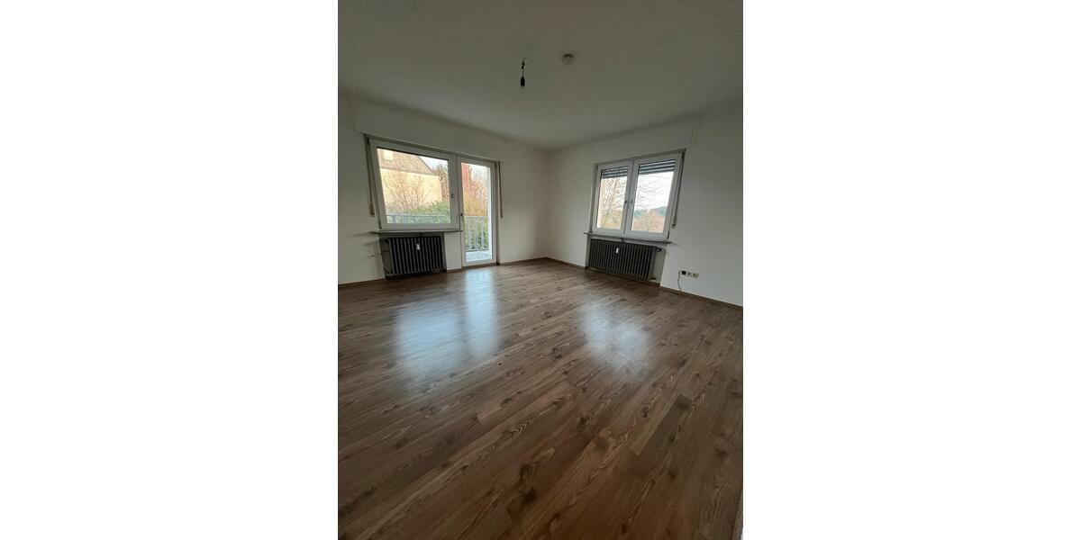Etagenwohnung Gevenich - 5 Zimmer, 100 m&sup2;, 550&euro; | Angebot:26025390