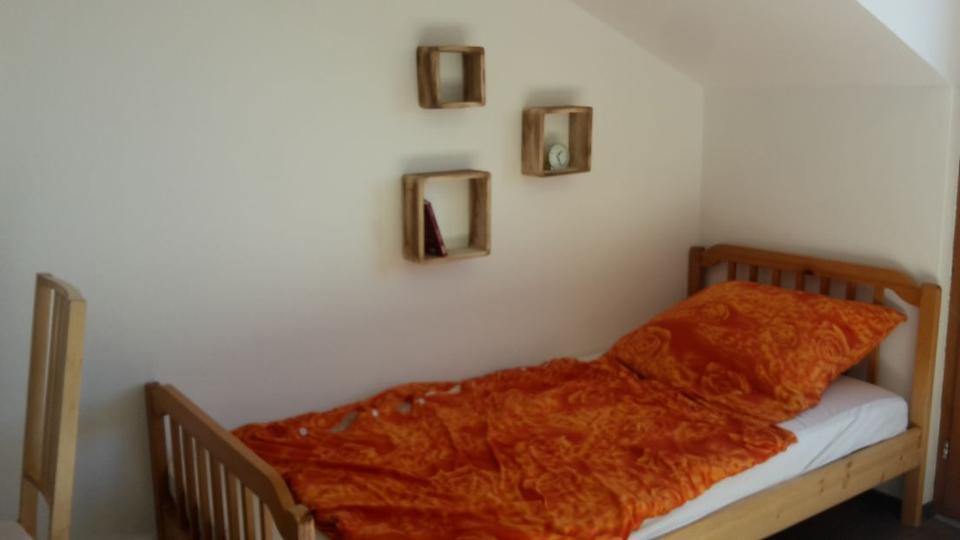 Dachgeschoßwohnung Böbrach - 1 Zimmer, 29 m&sup2;, 323&euro; | Angebot:26341968
