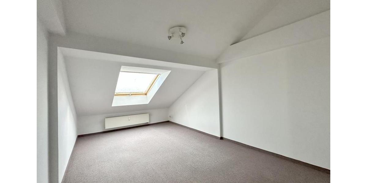 Dachgeschoßwohnung Frankfurt (Oder) - 4 Zimmer, 108 m&sup2;, 680&euro; | Angebot:24940618