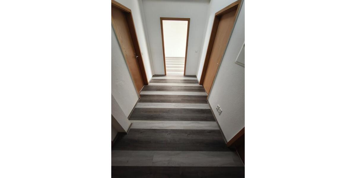 Dachgeschoßwohnung Zwickau - 3 Zimmer, 75 m&sup2;, 500&euro; | Angebot:26705459