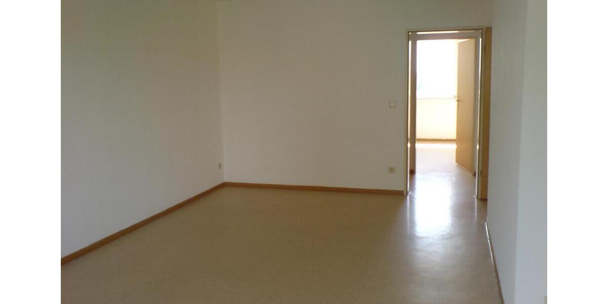 Etagenwohnung Staßfurt - 4 Zimmer, 83 m&sup2;, 501&euro; | Angebot:25484096