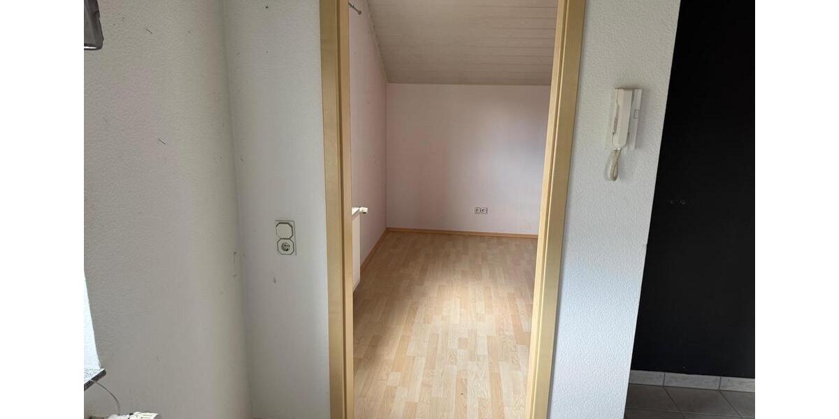 Dachgeschoßwohnung Homburg - 4 Zimmer, 95 m&sup2;, 750&euro; | Angebot:26413157