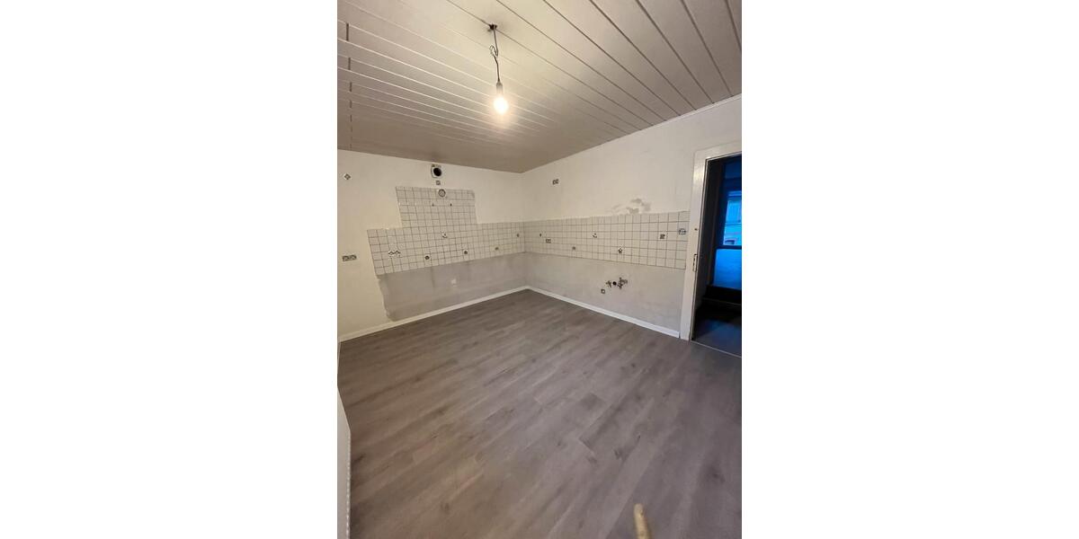 Etagenwohnung Staufenberg - 5 Zimmer, 130 m&sup2;, 1.250&euro; | Angebot:24785498