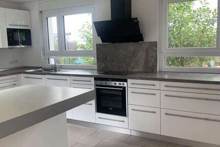 Haus Böblingen - 4.5 Zimmer, 139 m&sup2;, 2.100&euro; | Angebot:25931962
