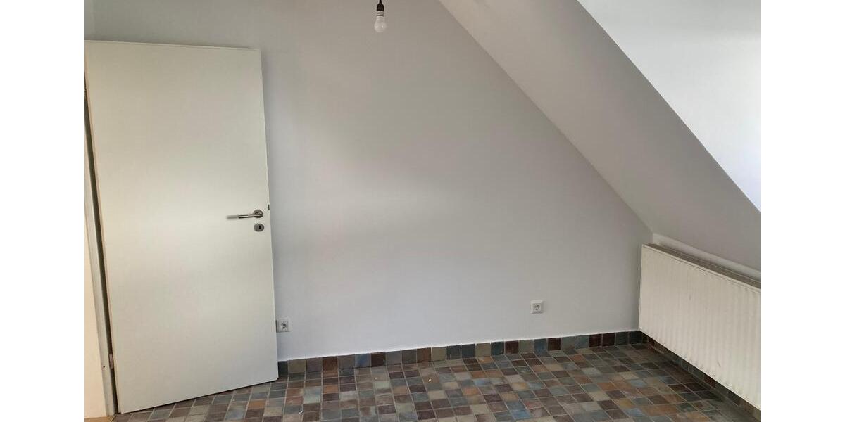 Dachgeschoßwohnung Münster Mitte-Süd - 3 Zimmer, 110 m&sup2;, 1.500&euro; | Angebot:25406231