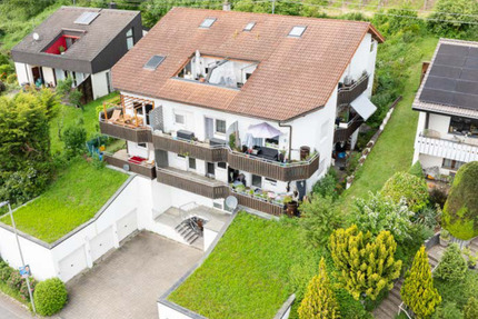 Stilvolle 2-Raum-Wohnung mit Einbauküche in Unterheinriet zimmer