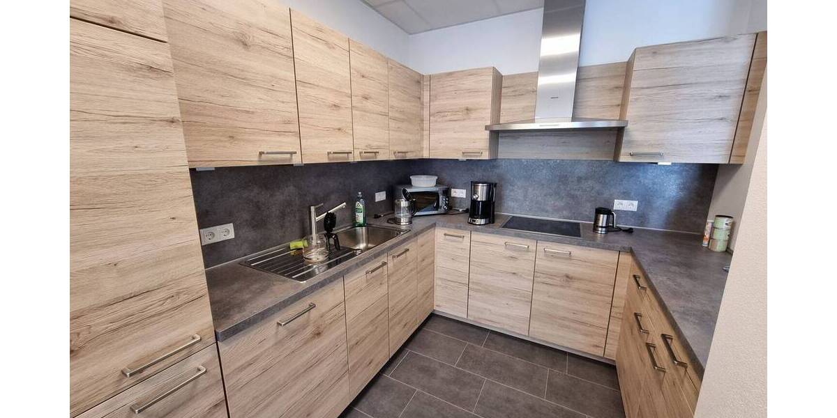 Gewerbeobjekt Meschede - 1 Zimmer, 178 m&sup2;, 1.246&euro; | Angebot:24115242