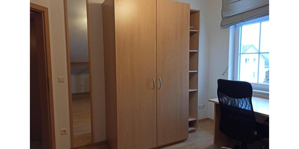 „WG-Zimmer, 13- 25 m², in Oberrombach: FH-nah, grün gelegen 8 zimmer