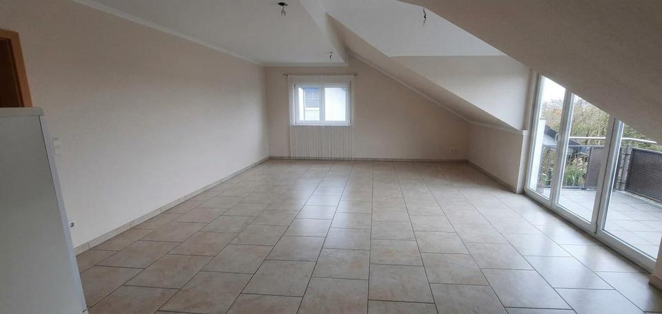 Etagenwohnung Bad Camberg - 4 Zimmer, 114 m&sup2;, 1.350&euro; | Angebot:26506872