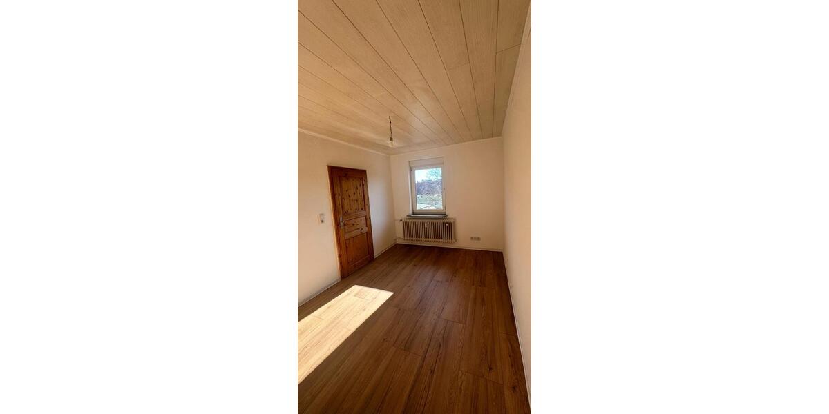 Etagenwohnung Ahnatal - 3 Zimmer, 74 m&sup2;, 675&euro; | Angebot:26586428