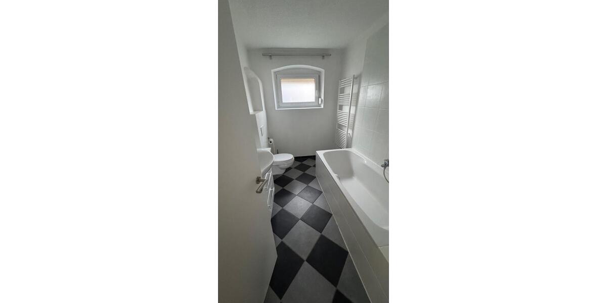 Etagenwohnung Weißenbrunn - 4 Zimmer, 100 m&sup2;, 775&euro; | Angebot:24623266