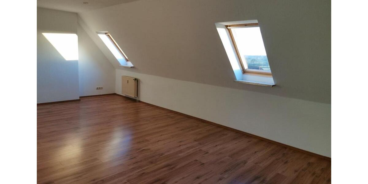 Dachgeschoßwohnung Rosenow - 1 Zimmer, 45 m&sup2;, 250&euro; | Angebot:26272861