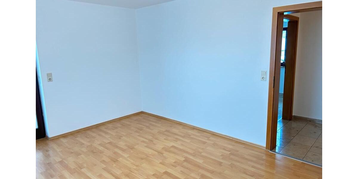 Erdgeschoßwohnung Treuchtlingen - 3 Zimmer, 90 m&sup2;, 890&euro; | Angebot:25063965