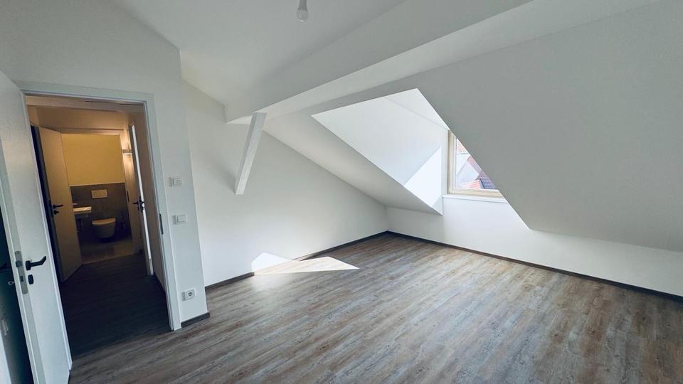 Dachgeschoßwohnung Beratzhausen - 3 Zimmer, 84 m&sup2;, 1.029&euro; | Angebot:24854465