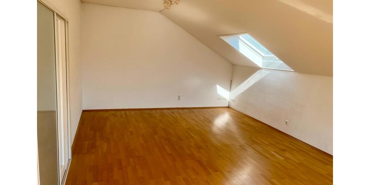 Dachgeschoßwohnung Niefern-Öschelbronn Öschelbronn - 3 Zimmer, 82 m&sup2;, 1.150&euro; | Angebot:26585722
