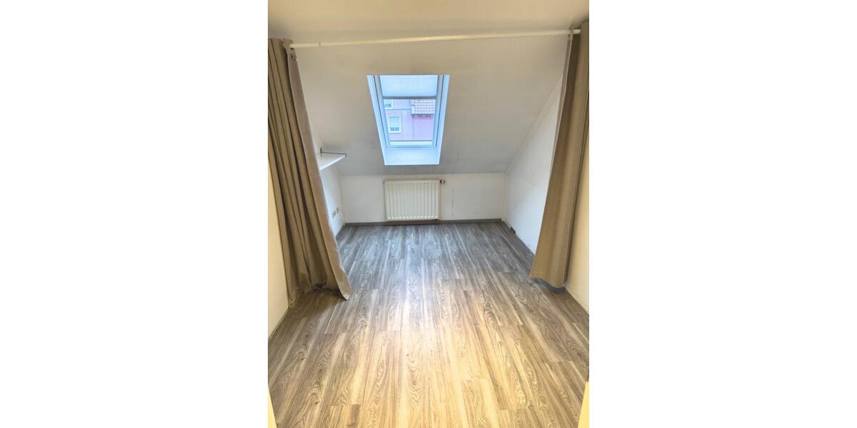 Etagenwohnung Osthofen - 5 Zimmer, 120 m&sup2;, 1.450&euro; | Angebot:23847452