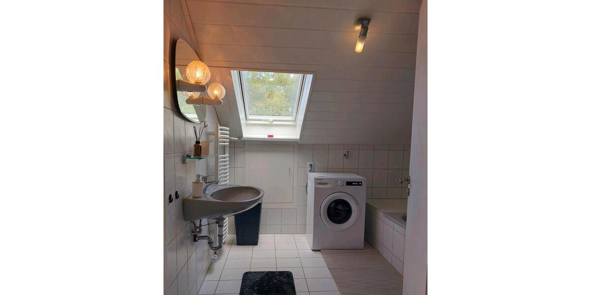 Dachgeschoßwohnung Singen (Hohentwiel) - 3 Zimmer, 80 m&sup2;, 100&euro; | Angebot:26615331