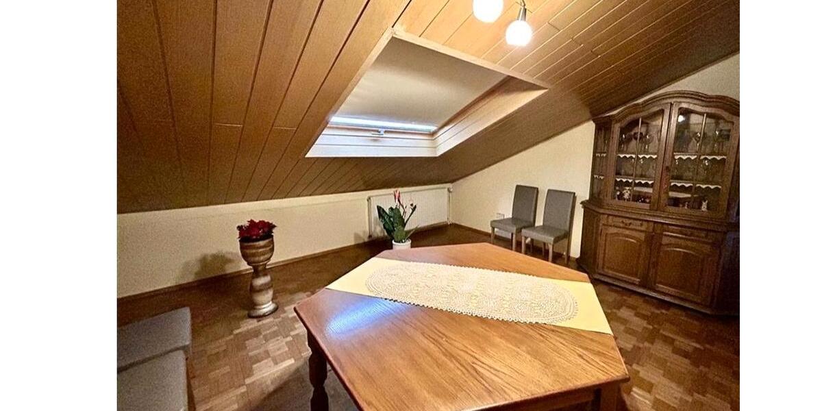 Dachgeschoßwohnung Eppelborn - 3 Zimmer, 91 m&sup2;, 700&euro; | Angebot:24641320