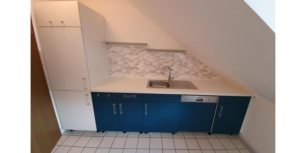 Dachgeschoßwohnung Osterhofen - 4 Zimmer, 111 m&sup2;, 800&euro; | Angebot:25722576