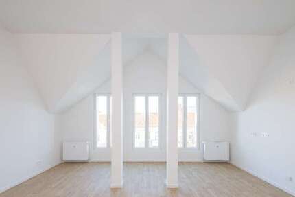Wohnung zum Mieten in Berlin 1.953,77 € 102.83 m²