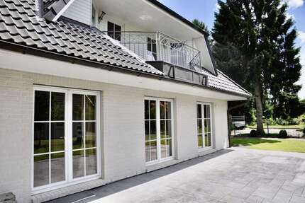 Haus Hamburg Wandsbek - 4 Zimmer, 152 m&sup2;, 2.700&euro; | Angebot:26082789