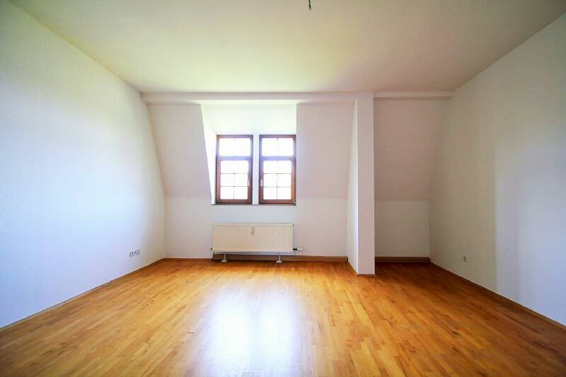 BEZAUBERNDE 3-Zimmer-Wohnung FÜR EINE KLEINE FAMILIE ODER WG-FANS