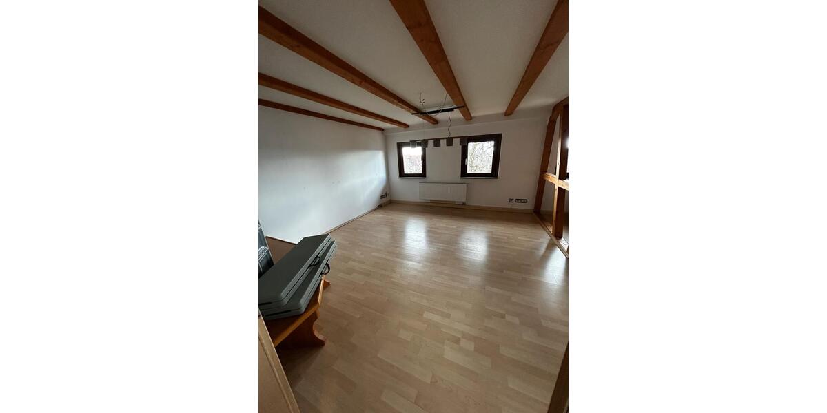 Dachgeschoßwohnung Neuweiler - 4.5 Zimmer, 110 m&sup2;, 1.200&euro; | Angebot:25398892