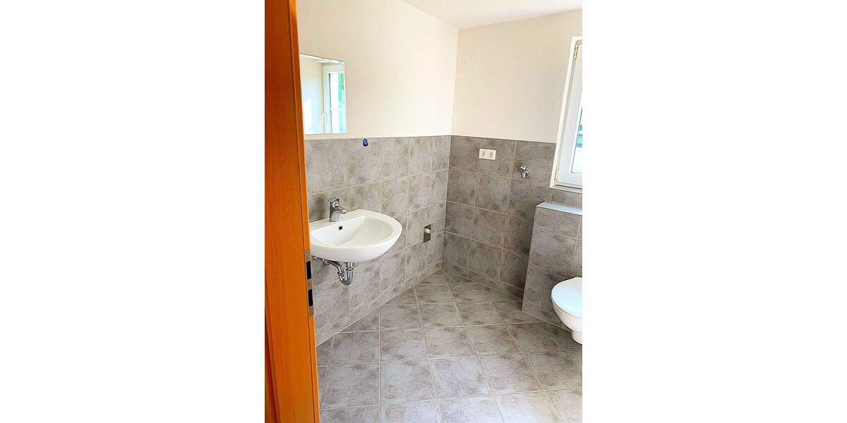 Etagenwohnung Kenzingen - 2 Zimmer, 65 m&sup2;, 800&euro; | Angebot:25267397