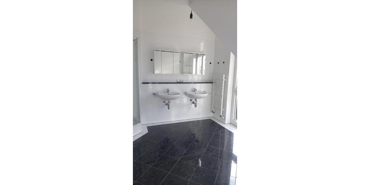 Doppelhaushälfte München Ramersdorf-Perlach - 6 Zimmer, 174 m&sup2;, 3.700&euro; | Angebot:26349990