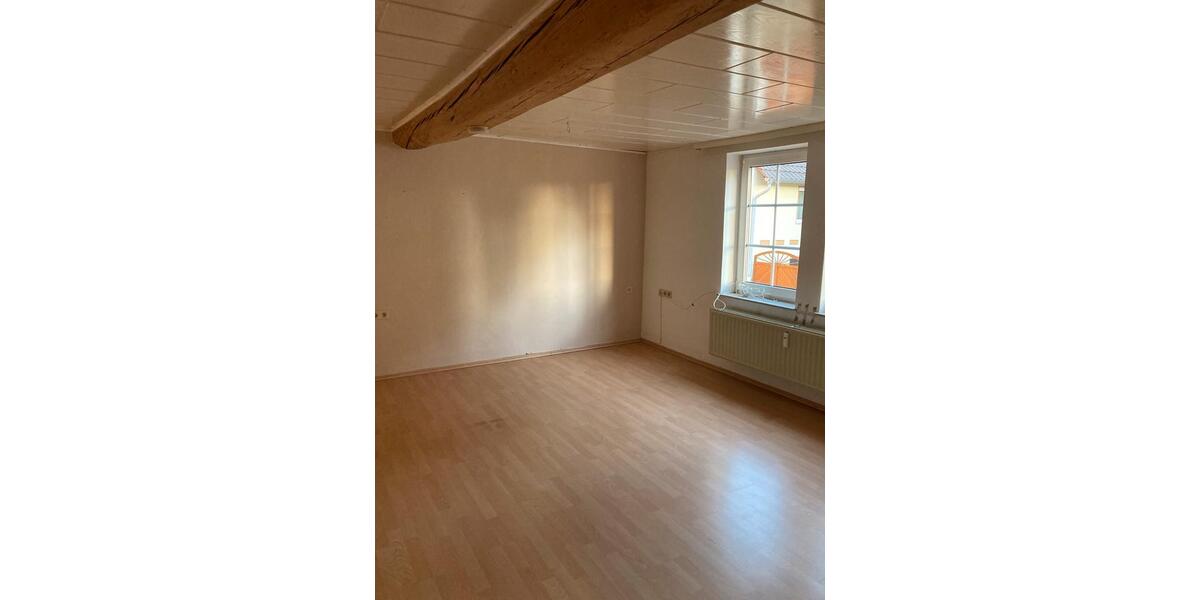 Etagenwohnung Schrecksbach - 4 Zimmer, 100 m&sup2;, 900&euro; | Angebot:26327856
