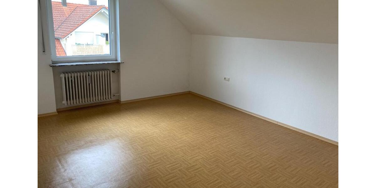 Dachgeschoßwohnung Neuburg an der Donau - 2.5 Zimmer, 86 m&sup2;, 810&euro; | Angebot:25992233