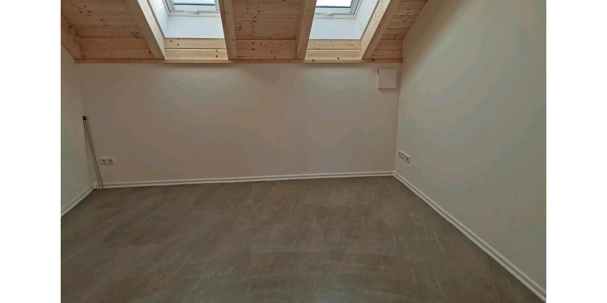 Dachgeschoßwohnung Aurach - 3 Zimmer, 89 m&sup2;, 1.100&euro; | Angebot:26322537