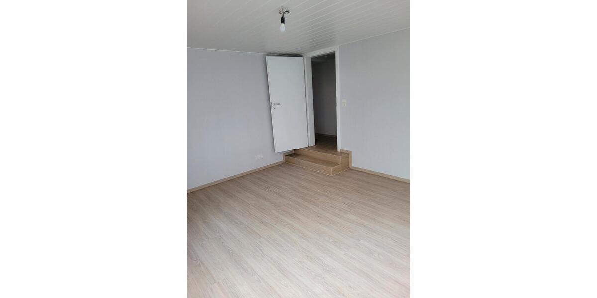 Erdgeschoßwohnung Hennweiler - 3 Zimmer, 102 m&sup2;, 670&euro; | Angebot:25952472