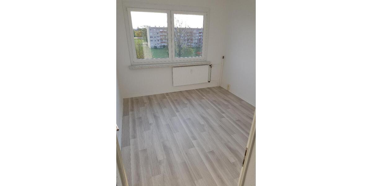 Etagenwohnung Bernburg (Saale) - 4 Zimmer, 64 m&sup2;, 417&euro; | Angebot:26056022