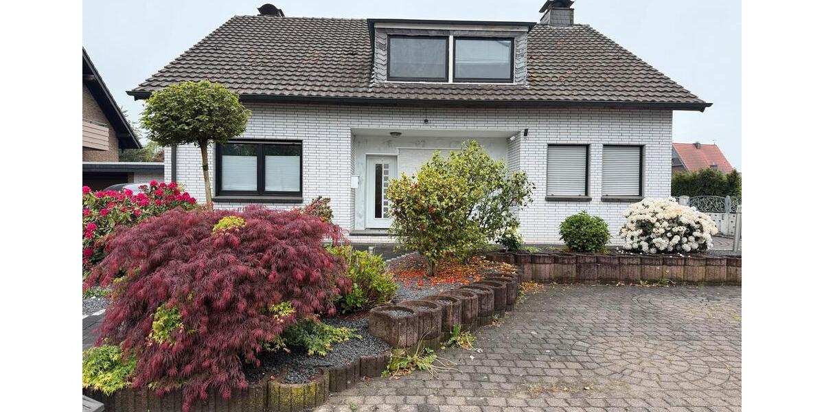 Etagenwohnung Duisburg Rheinhausen - 3 Zimmer, 93 m&sup2;, 1.350&euro; | Angebot:26443228