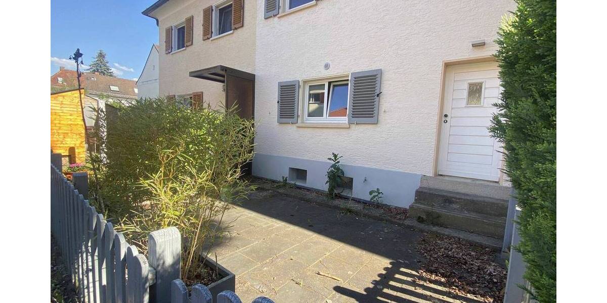 Reihenmittelhaus Nürnberg Röthenbach b Schweinau - 3 Zimmer, 100 m&sup2;, 1.250&euro; | Angebot:26797319