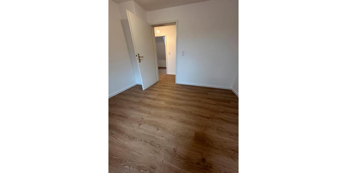 Dachgeschoßwohnung Ilshofen - 2.5 Zimmer, 72 m&sup2;, 790&euro; | Angebot:26014524