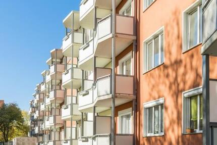3-Raumwohnung mit Balkon und Einbauküche zimmer